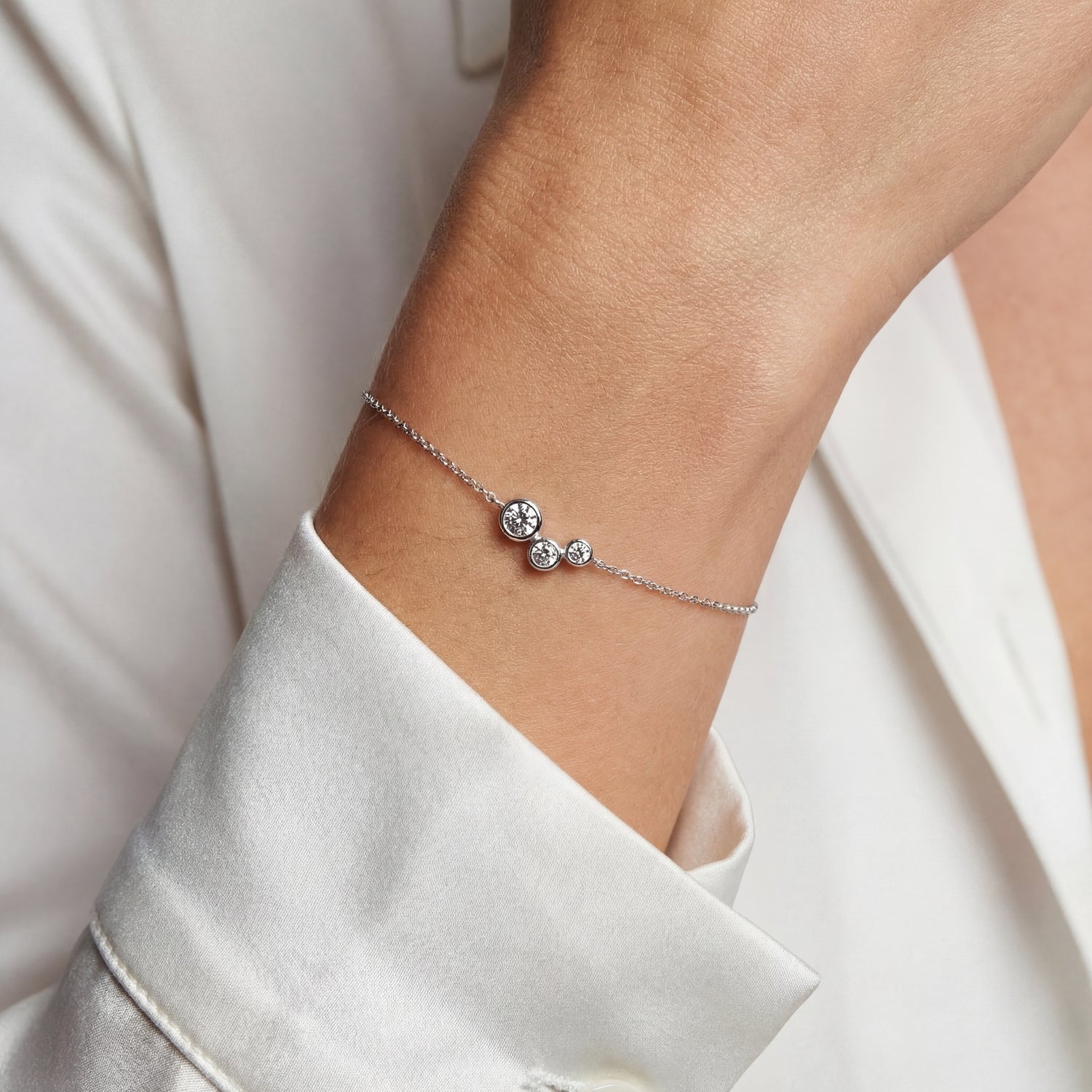 18K gold plated | White