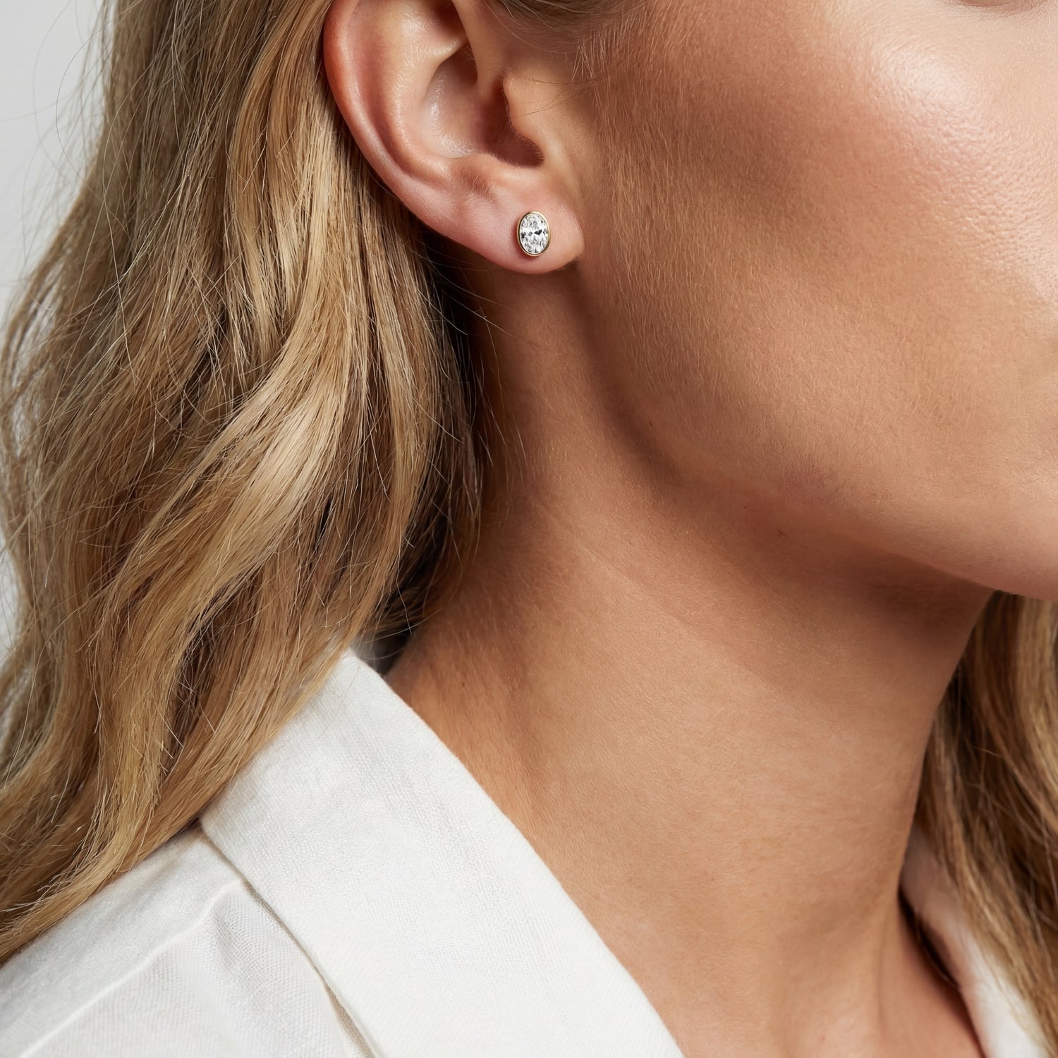 18K gold plated | White