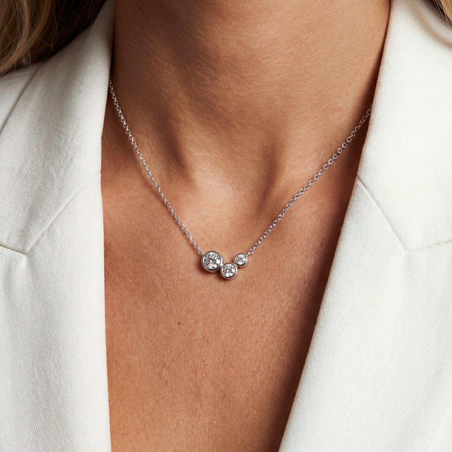 925 Sterling silver | White