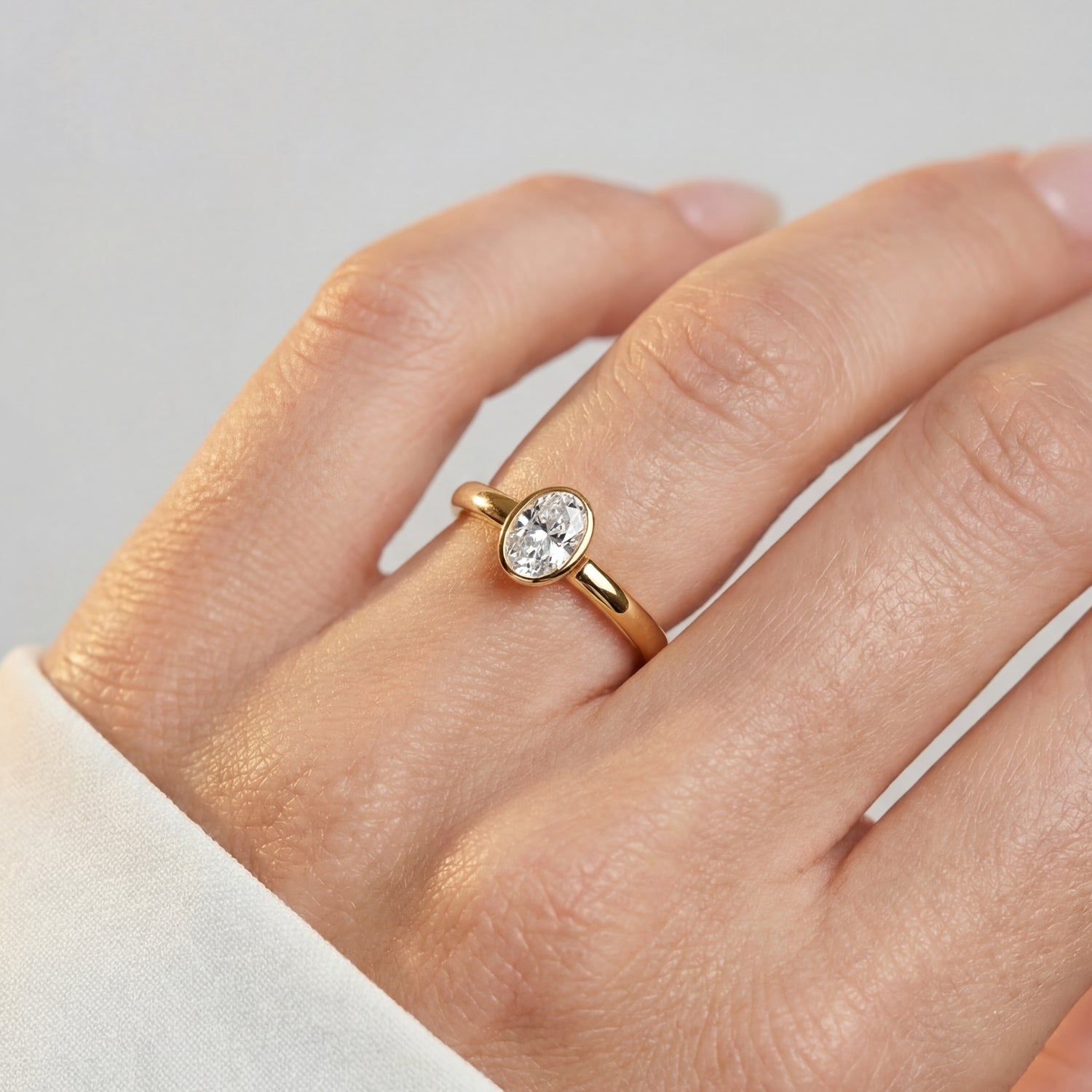 18K gold plated | White | 8,5, 18K gold plated | White | 7,5, 18K gold plated | White | 7, 18K gold plated | White | 6